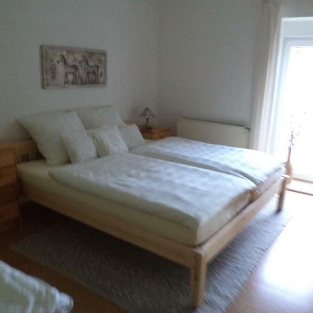 Ferienappartment mit Schlafzimmer Farschweiler Exterior foto